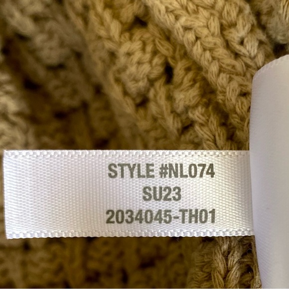 Madewell open-stitch V-neck crop cardigan sweater. 🤎 - Picture 10 of 10